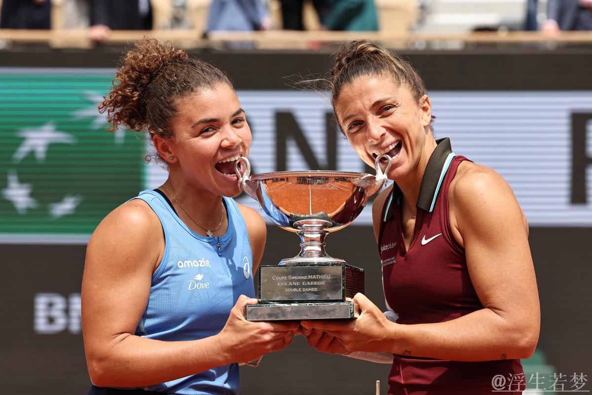 埃拉尼与保利尼成功挺进女双决赛