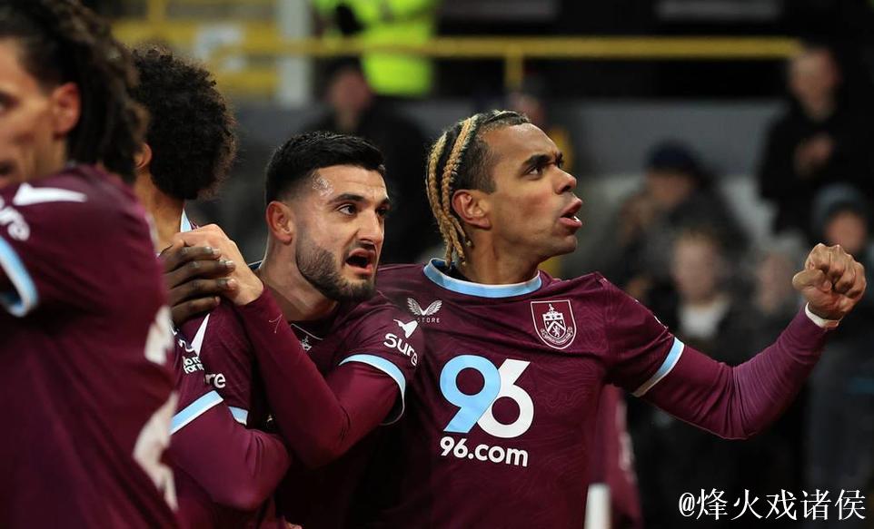 英超-舍什科双响海文乌龙 曼联2-2伯恩利 英超-舍什科双响海文乌龙 曼联2-2伯恩利